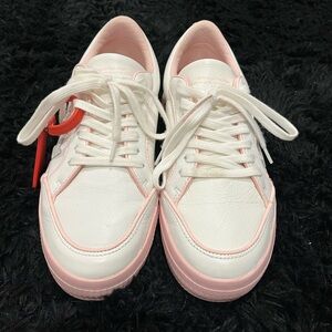 EUC - Off-White Pink White Low Vulcanized Outlined sneakers Sz 7